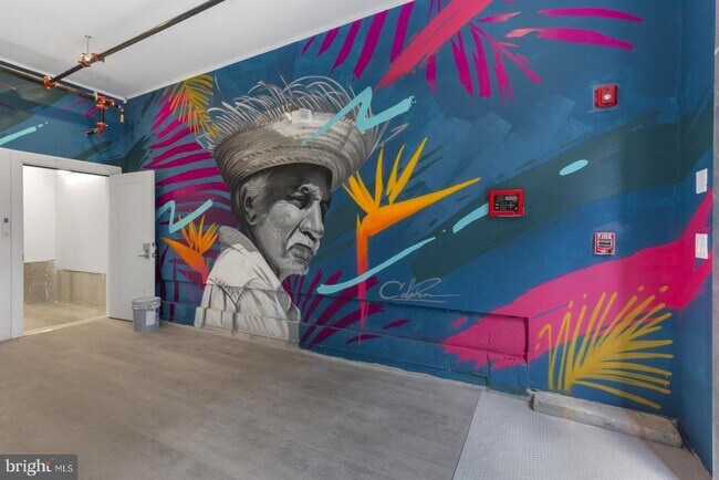 Building Photo - 2214 N Front St