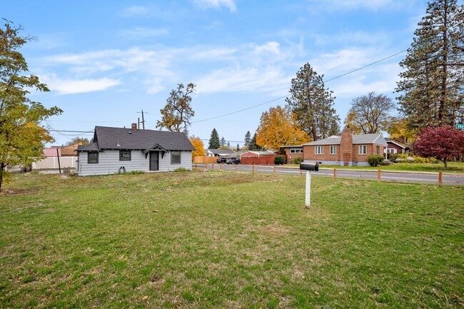 Building Photo - Charming Garland Area Home!