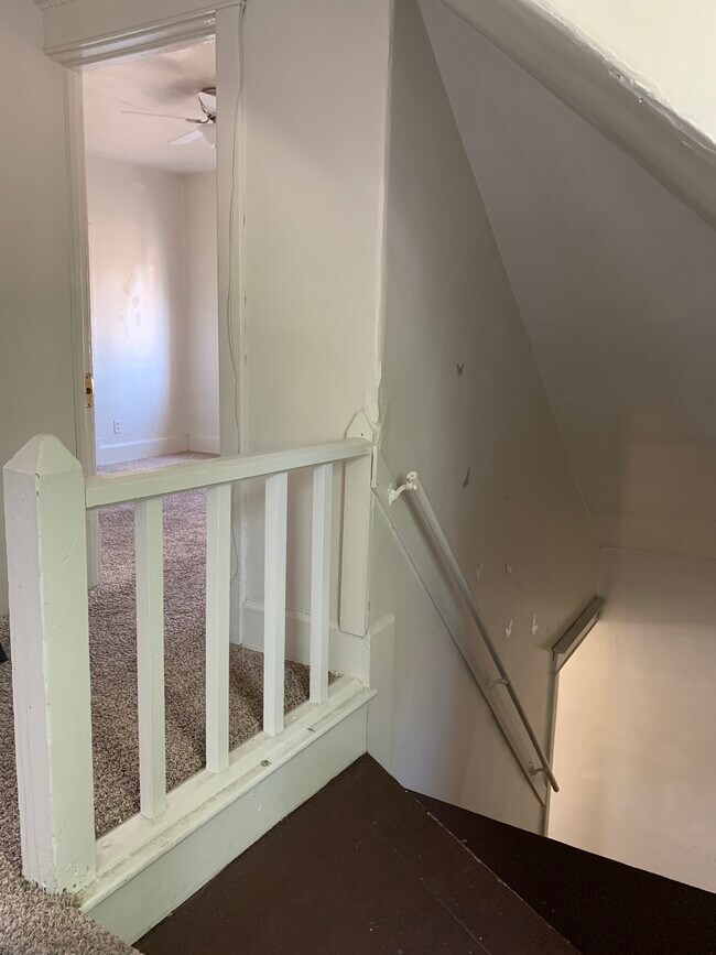 Building Photo - 1302 4th St