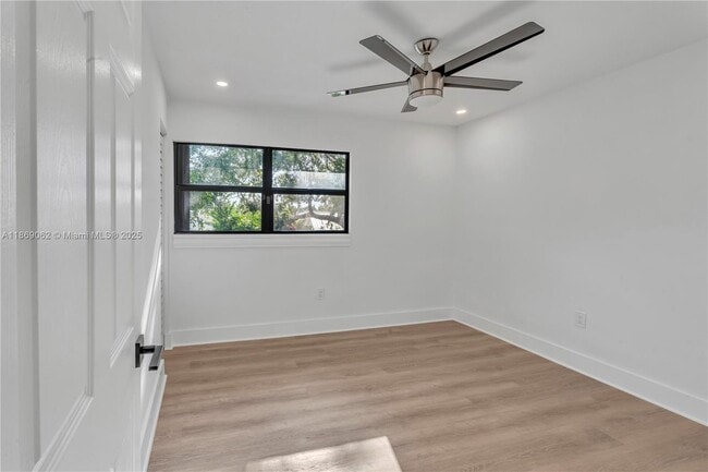 Building Photo - 9219 SW 123rd Ave Ct
