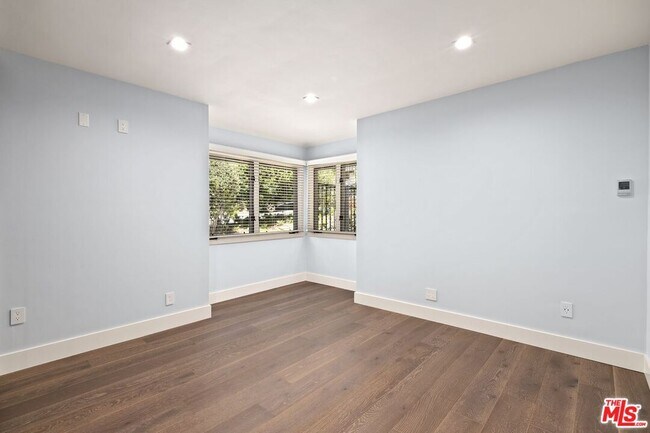 Building Photo - 1256 Stradella Rd