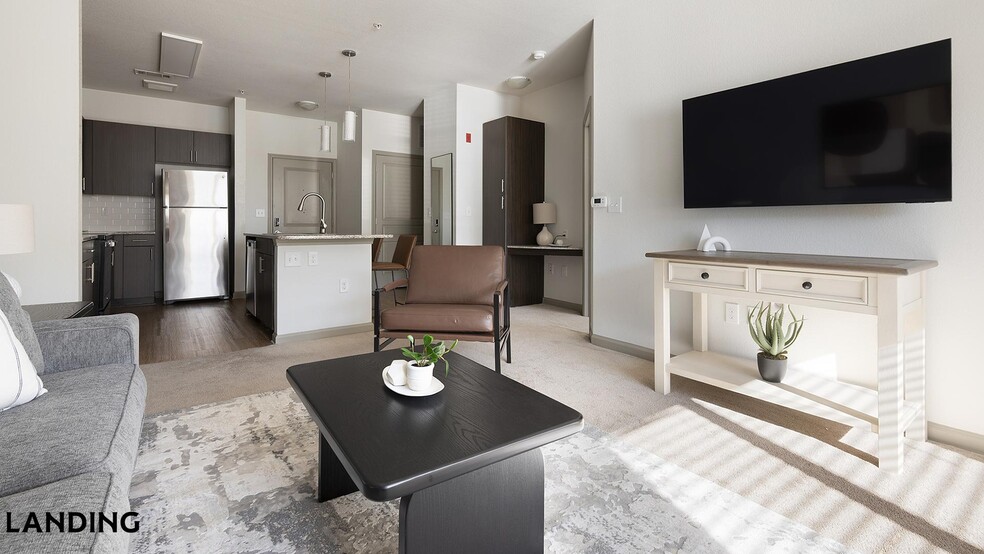 Building Photo - 10051 Perimeter Station Dr