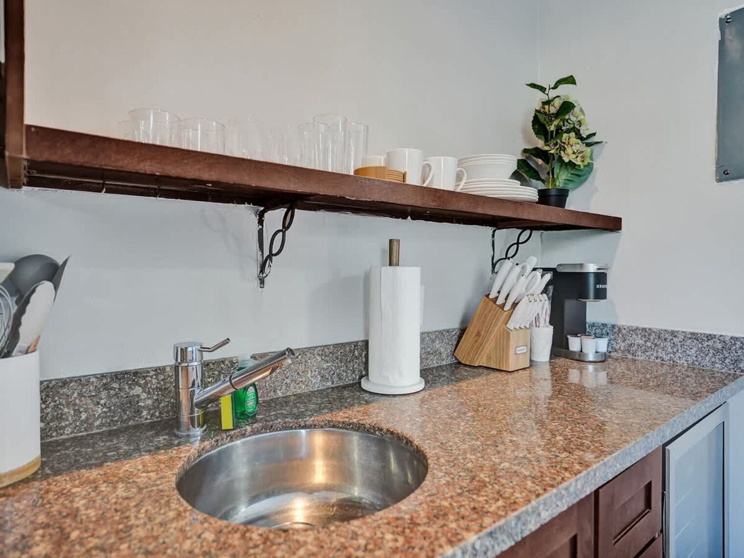 Building Photo - 3208 NE 9th St