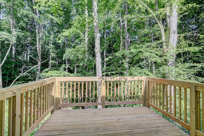 Building Photo - 248 Delview Dr
