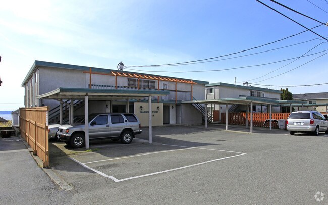 Building Photo - Marine View