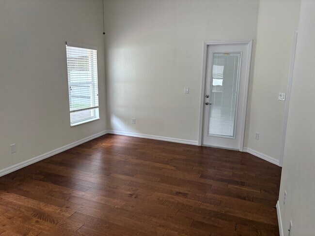 Building Photo - Gated community in quiet subdivision