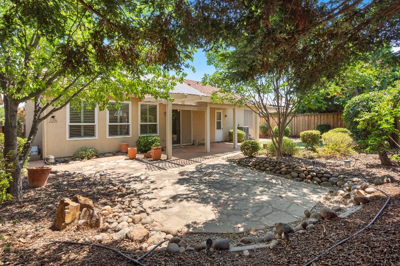 Building Photo - 2347 Amber Falls Dr