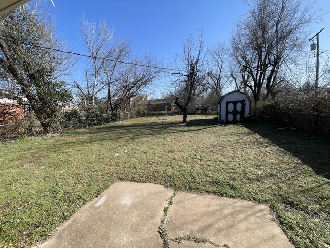 Building Photo - 4-Bedroom Home in NW OKC – Section 8 Welcome!