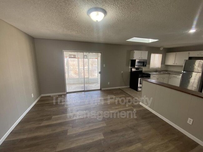 Building Photo - 14655 Fox Manor Dr