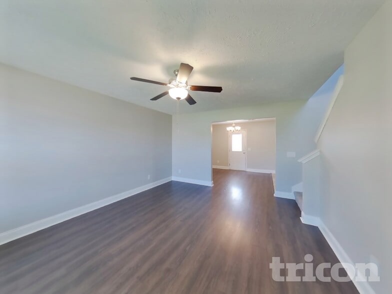 Building Photo - 642 Berry Cir