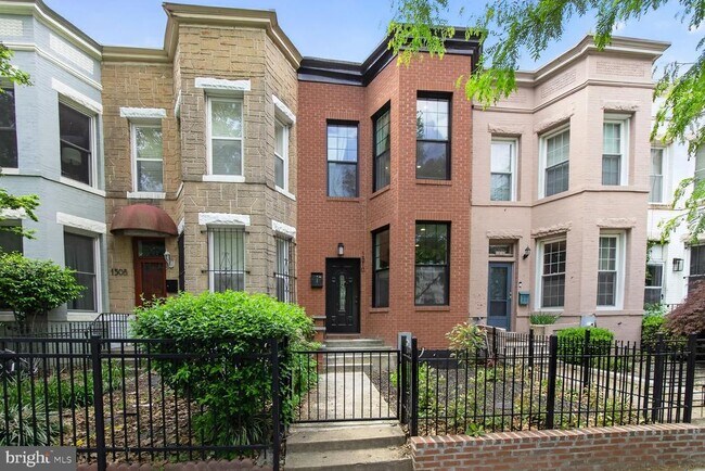 Building Photo - 1510 1st St NW