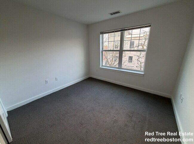 Building Photo - 11 Alder St