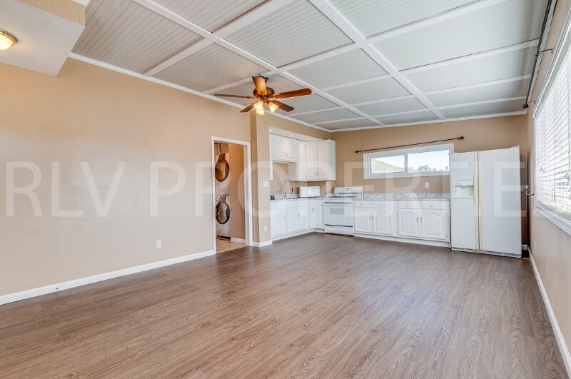 Building Photo - 876 Adele St