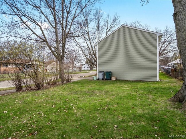 Building Photo - 21539 Caledonia Ave