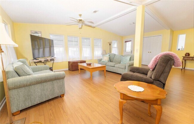 Building Photo - 1159 Paradise Dr