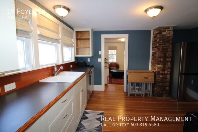 Building Photo - Cozy and Quaint 2 BD Kittery Point Cottage!