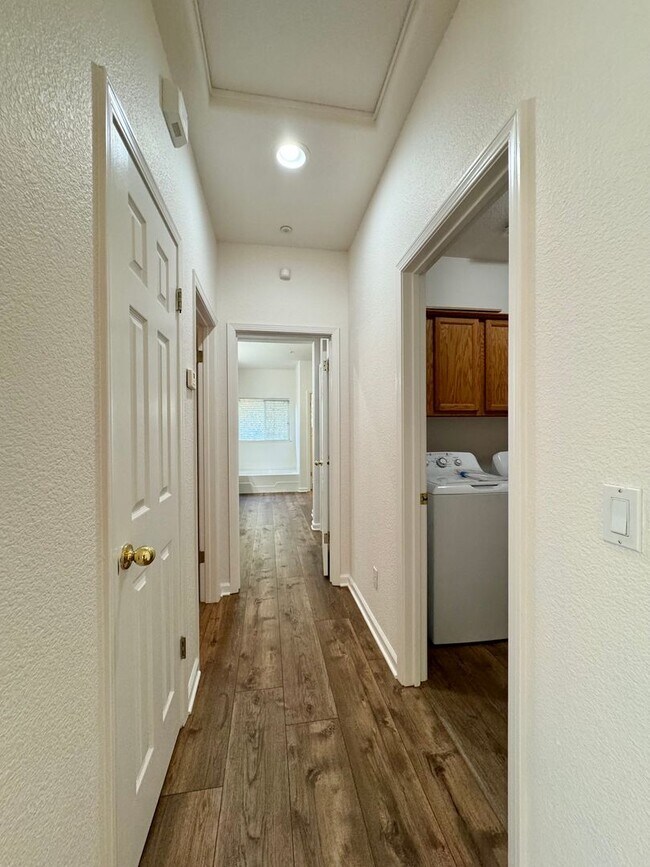 Building Photo - 3 Bedrooms, 2 1/2 Bathrooms, Serene Napa Setting