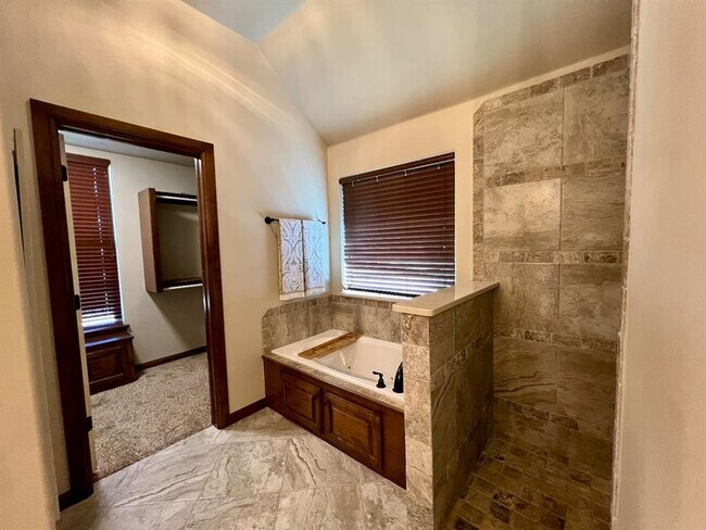 Building Photo - 11748 SW 25th Terrace