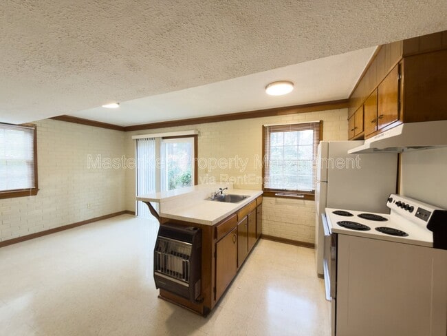 Building Photo - 5317 Coronado Dr