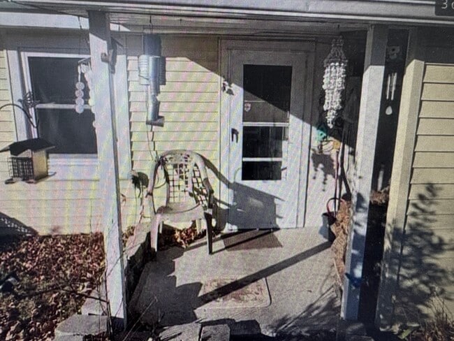 Building Photo - 202 E South St