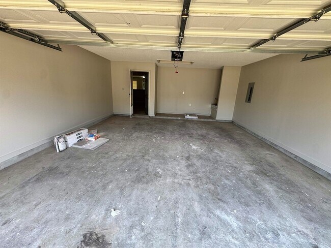 Building Photo - 6628 Whitten Grove Dr