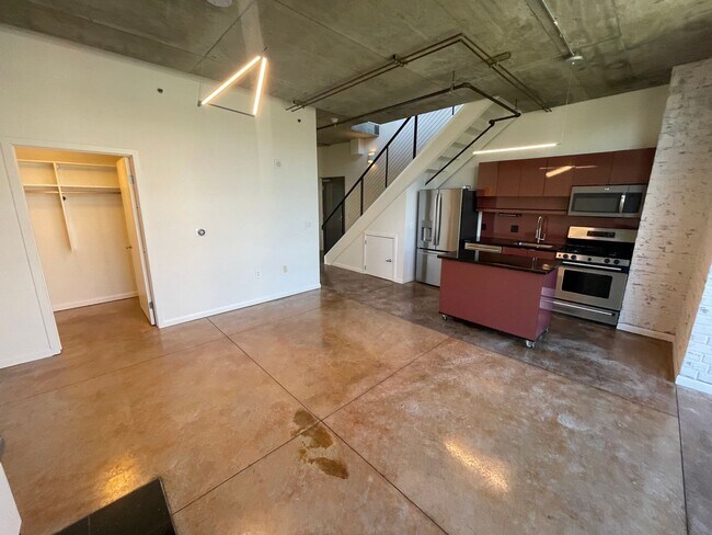 Building Photo - Sleek and Sophisticated: Upscale 1-Bdrm/2b...