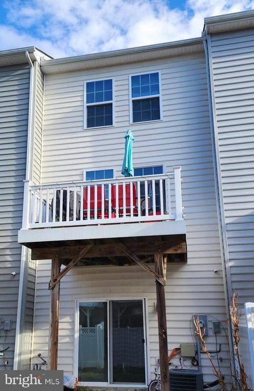 Building Photo - 320 Rolling Valley Dr