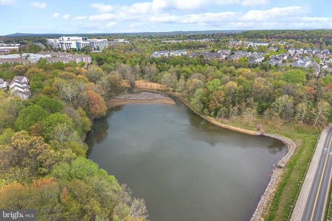 Building Photo - 631 Gatestone St