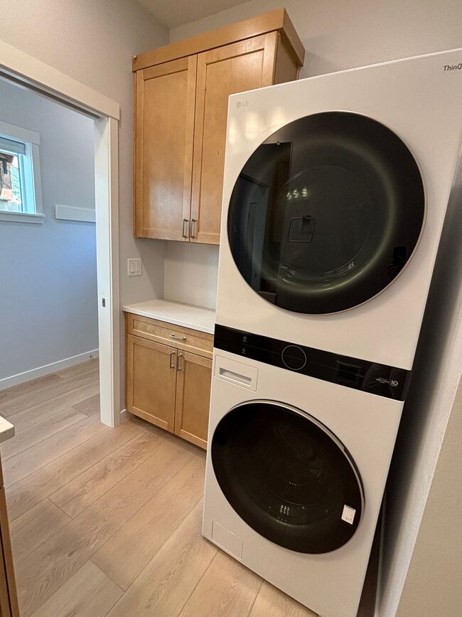 Building Photo - 2 Bed 2.5 Bath New-Construction Duplex