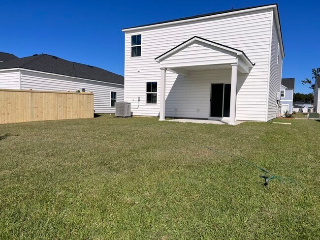 Building Photo - 717 Pine Warbler Ln
