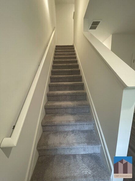 Building Photo - 3529 Condor Ct SW