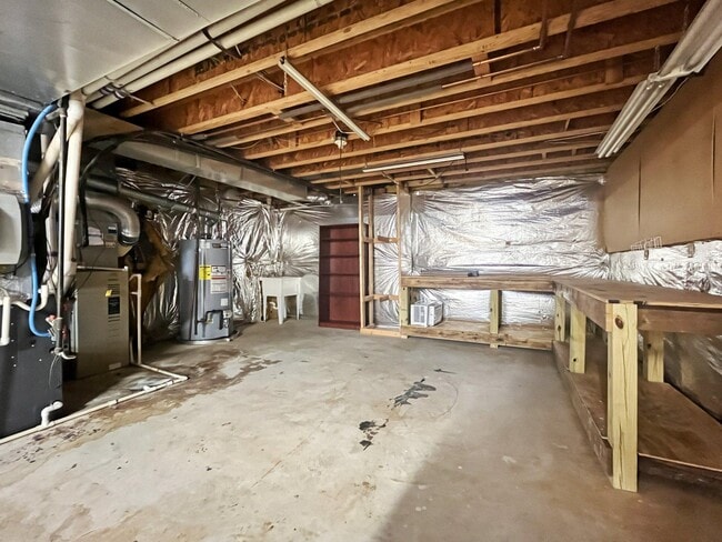 Building Photo - 214 W Locust St