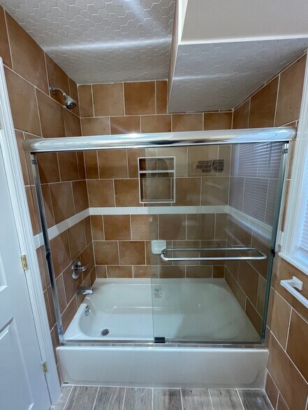 Building Photo - 93 Osborne Ter