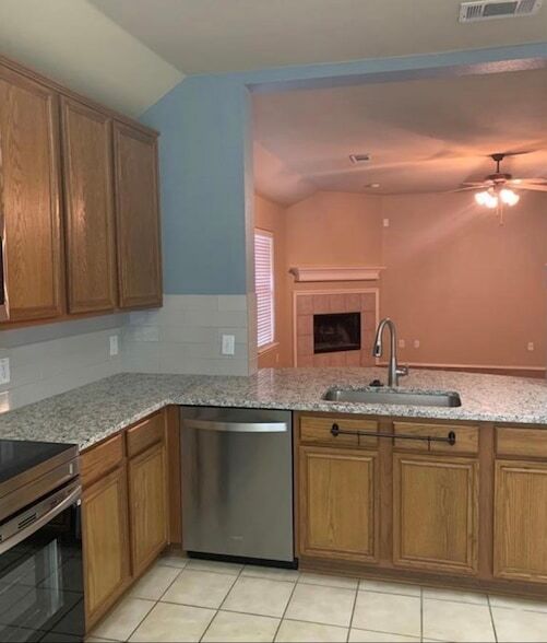 Building Photo - 3321 Truman St