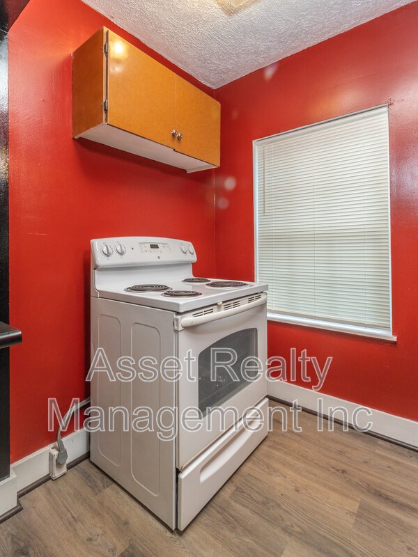 Building Photo - 3928 Porter Ave
