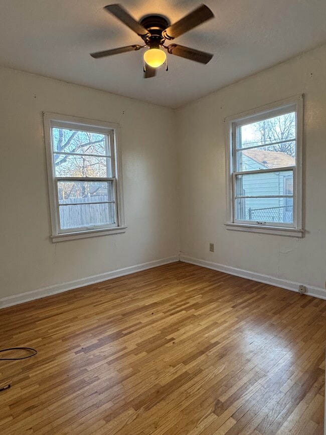 Building Photo - 1468 N Perry Ave