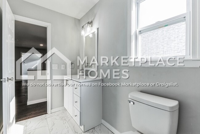 Building Photo - 1803 1/2 N 28th St