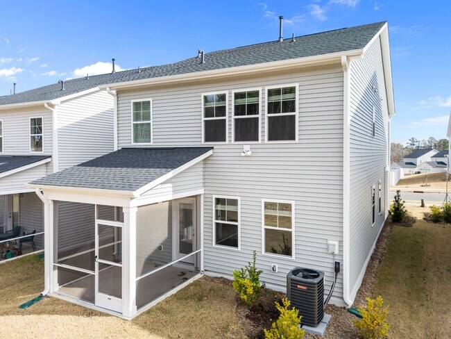 Building Photo - Charming 3BD/2.5BA Located In raleigh NC!!!