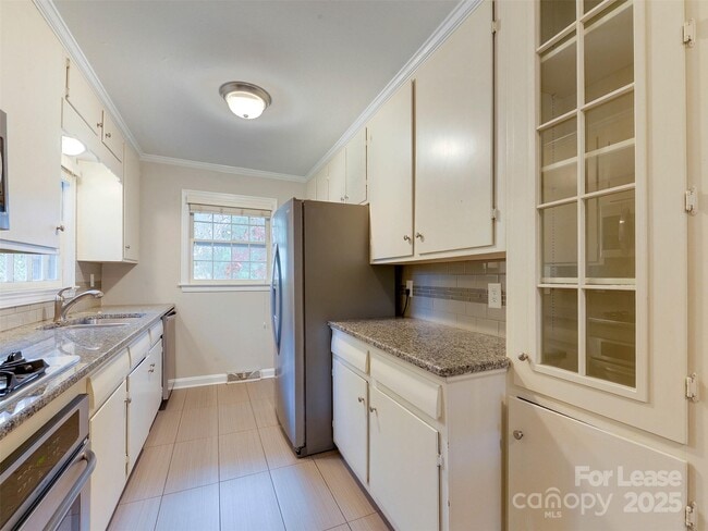 Building Photo - 3630 Moultrie St