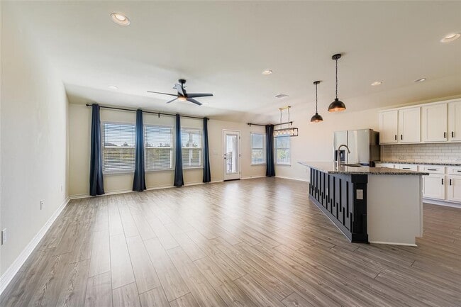 Building Photo - 17205 Adoro Dr