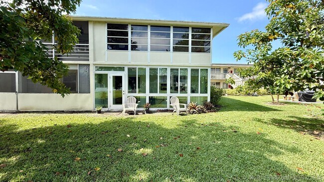 Building Photo - 316 Markham Crescent
