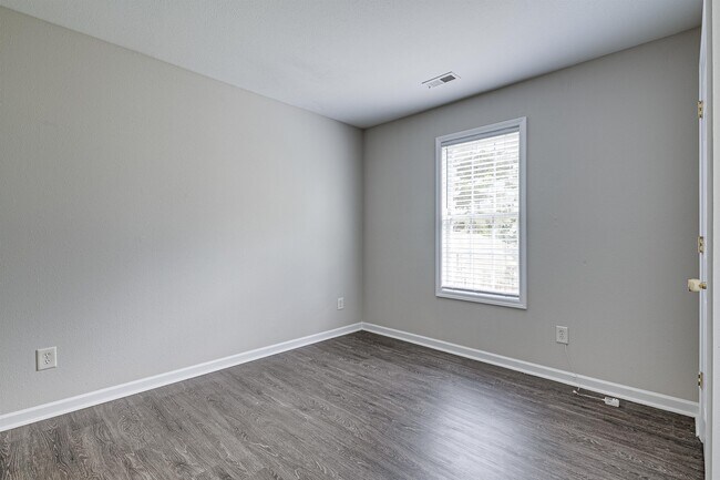 Building Photo - 2723 Oasis Ln