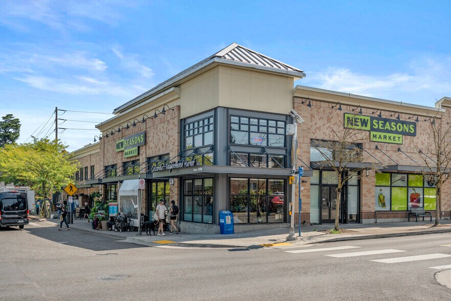 Building Photo - 5263 NE 32nd Pl