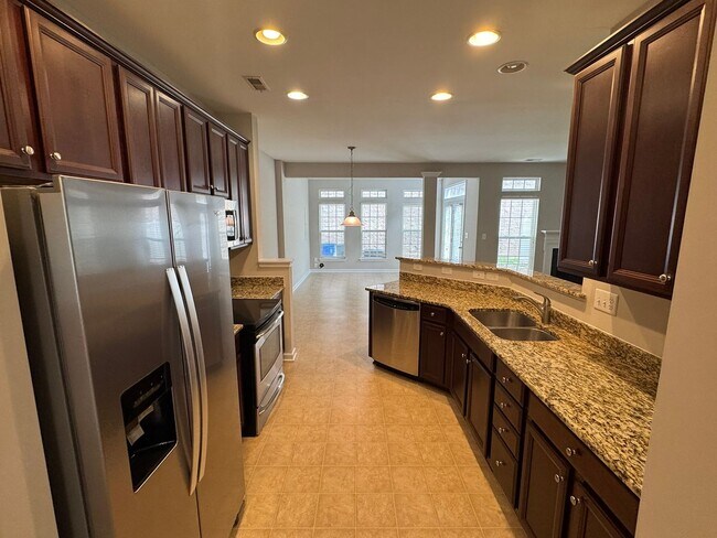 Building Photo - 152 N Arcadian Way