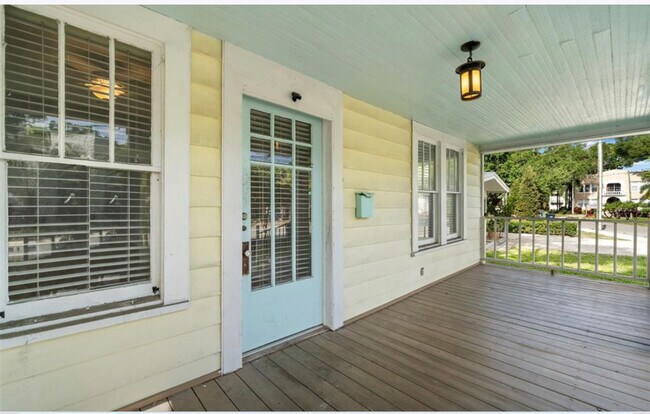 Building Photo - 2302 W Texas Ave