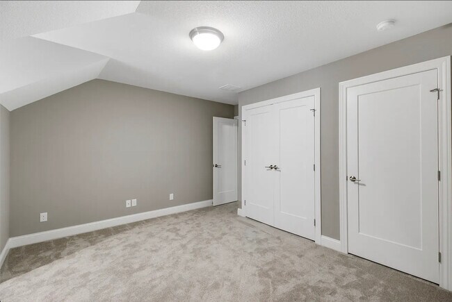 Building Photo - 1616 E Lexington Dr