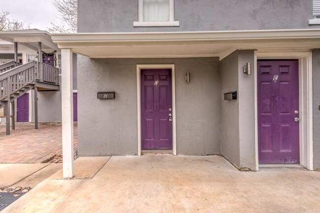 Building Photo - 1419 Hurley Ave