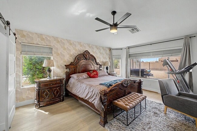 Building Photo - 8352 W San Juan Ave