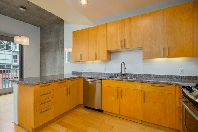 Building Photo - 2 bedroom 2 story East Village loft at Fah...