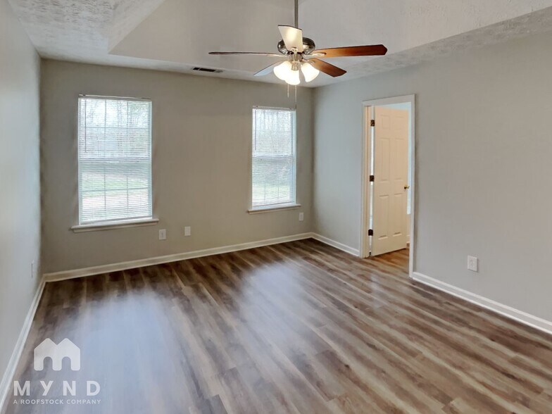 Building Photo - 135 Windward Dr